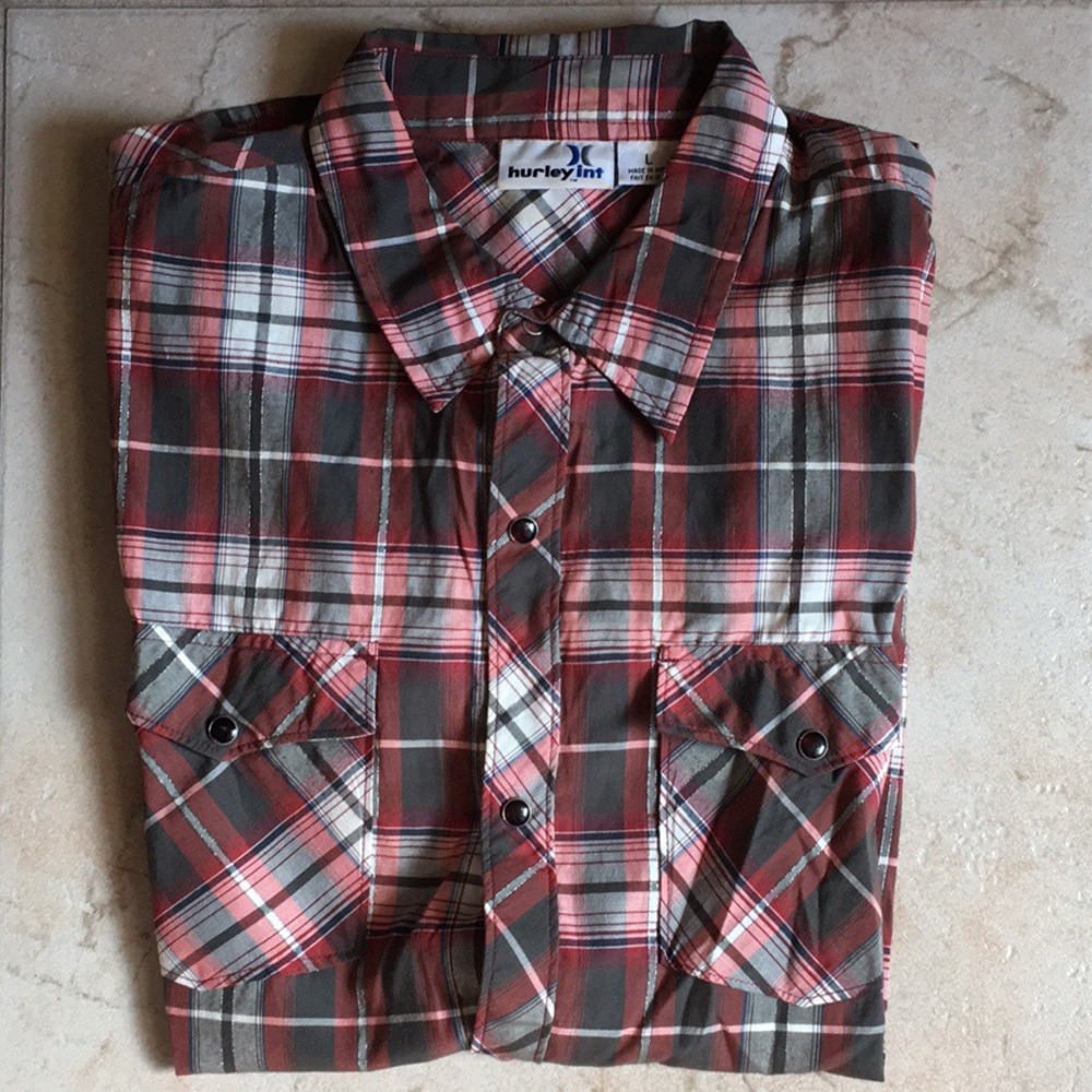 Men’s Hurley Short Sleeve Plaid Button Down Shirt